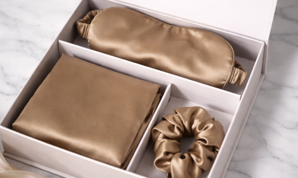 Kreminis šilko dovanų rinkinys