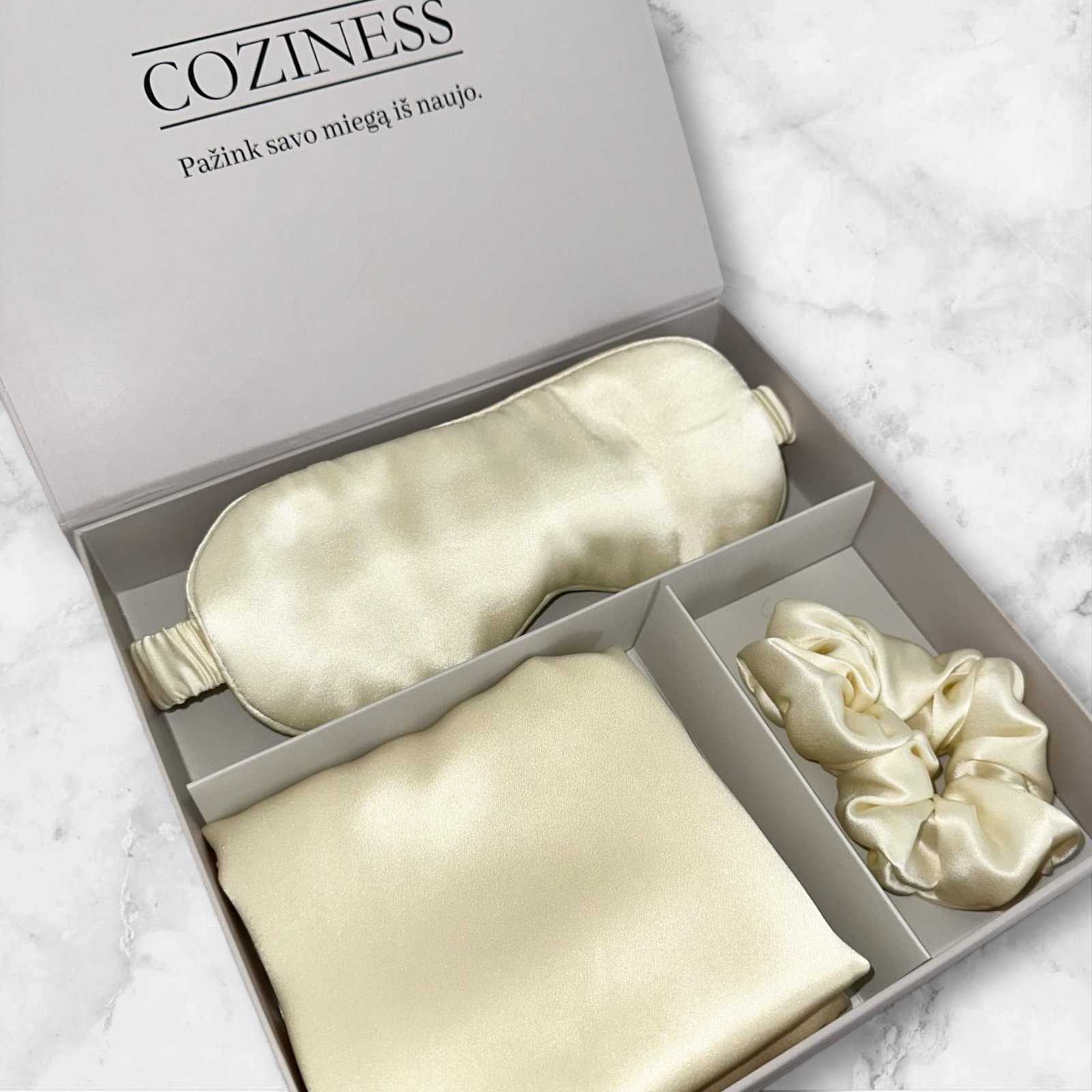 Švelniai gelsvas šilko dovanų rinkinys